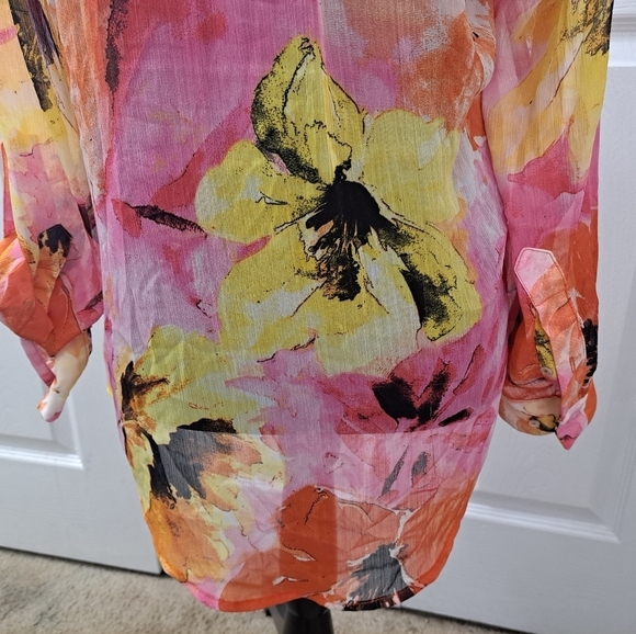 Fever Multi Colored Floral Sheer Blouse     Size M - Picture 5 of 12